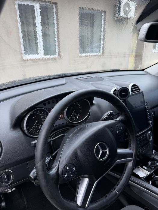 Vand Mercedes ML 350 an fabr 2010