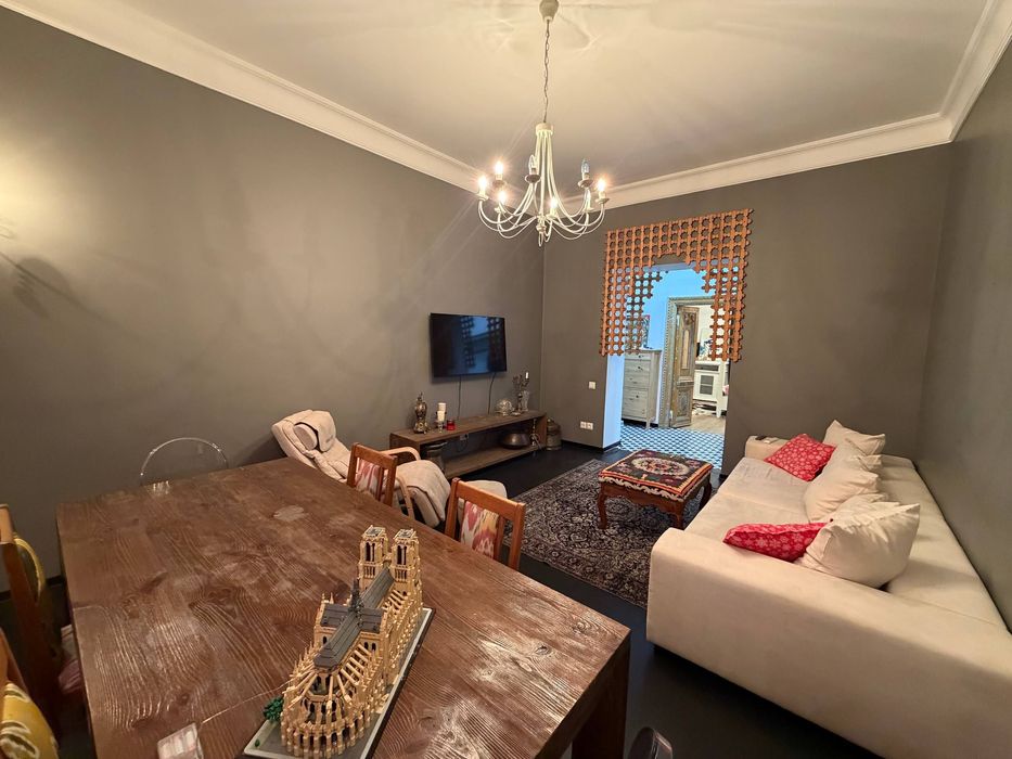 Аския Высокопотолочка 3х-комнатная квартира