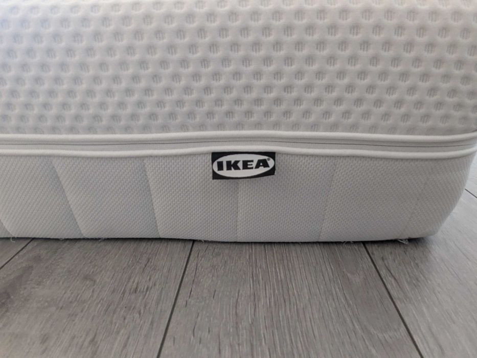 Saltea aproape noua, de spuma, Ikea AKREHAMN, 180x200, ferma