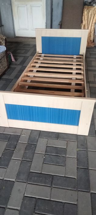 Продам кровать односпалку