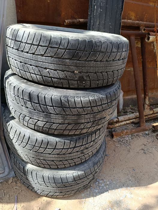 Зимние шины продается