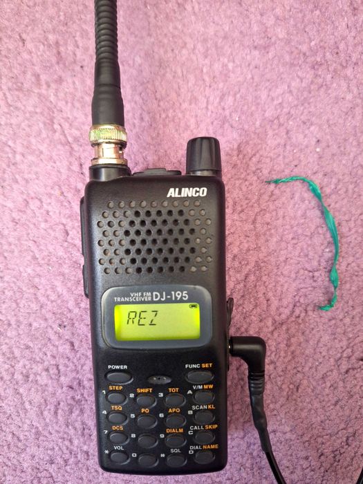 Statie radio emisie receptie transceiver 2m Alinco DJ 195E Japan 5W