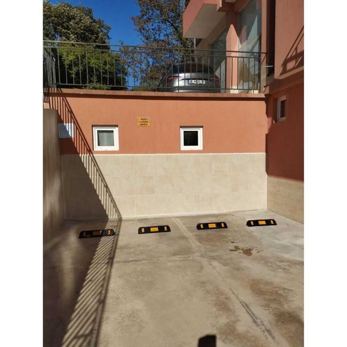 Пет паркоместа под наем в кв."Възраждане" 1