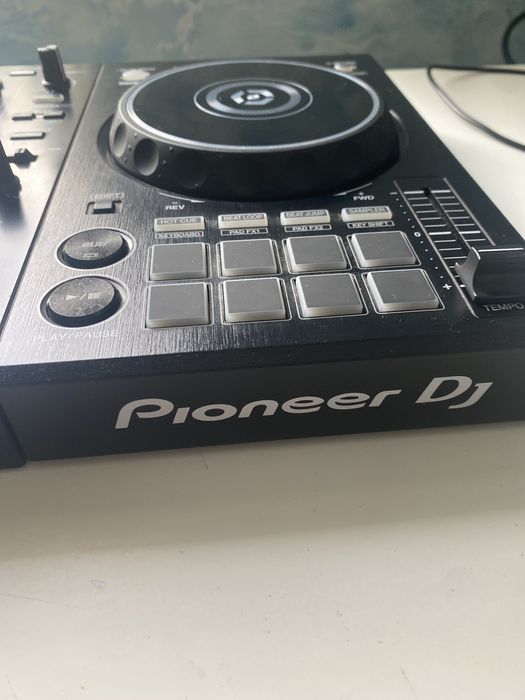 DJ-контроллер Pioneer DDJ-400