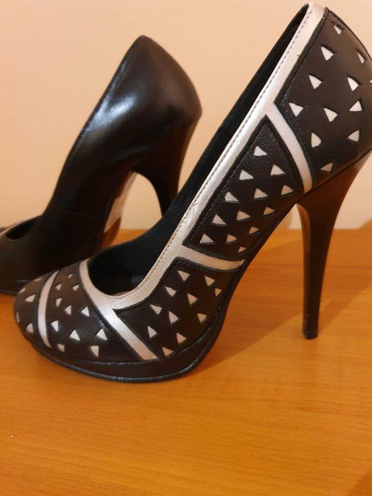 Обувки от естествена кожа