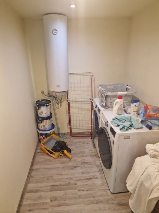 Продава се къща до старческия дом