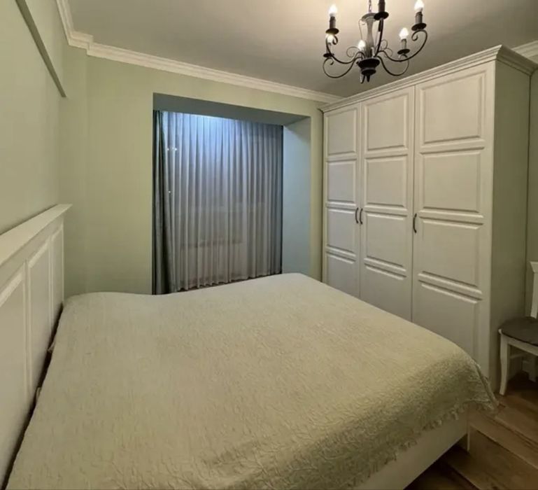 Продам спальный гарнитур