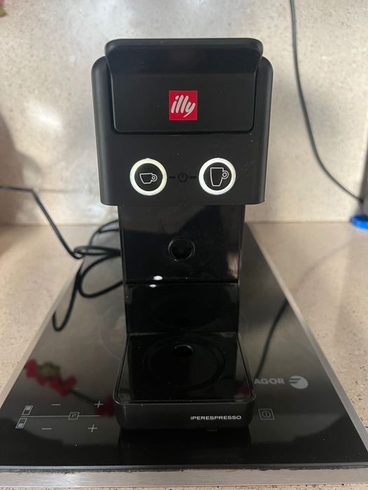 Кафе машина illy капсули