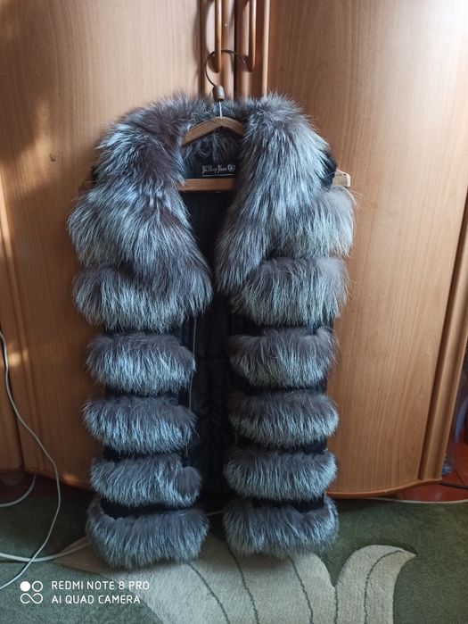 Продам меховую безрукавку