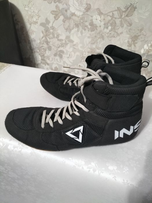 Продам боксерки р 41 бу