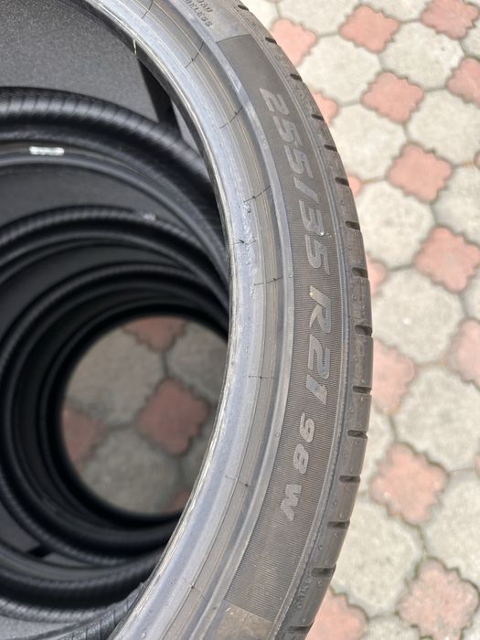 Anvelope Pirelli 255/35/21 cu 275/35/21 Tesla 2023