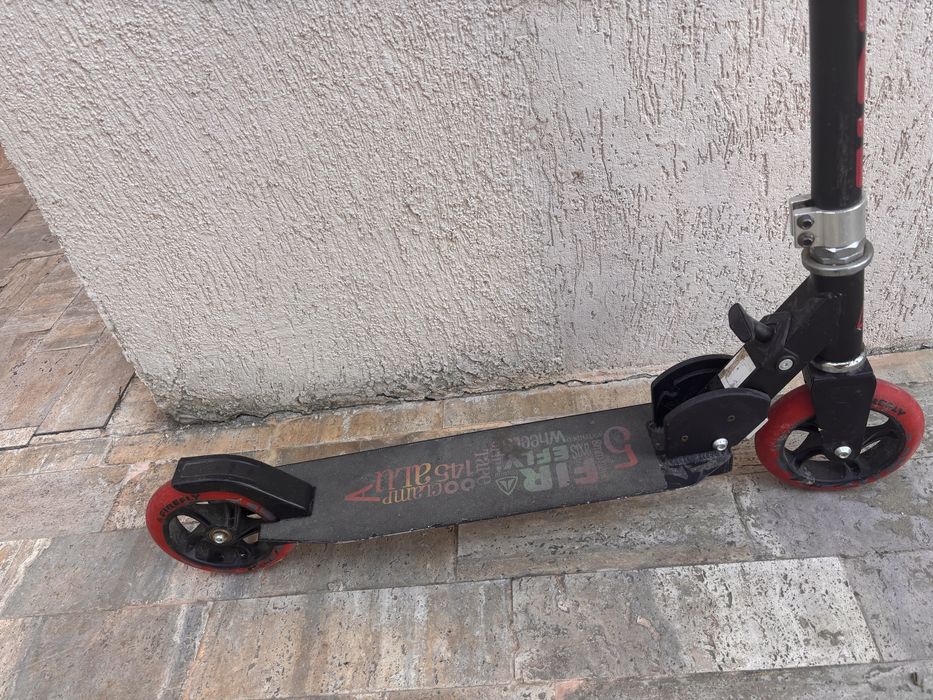 Trotineta copii varsta 8-12 ani