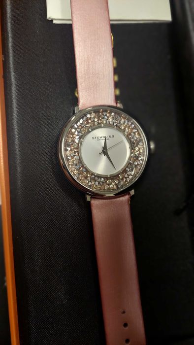 Дамски часовник Stuhrling  IGU