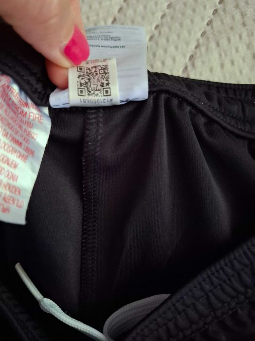 Детски лот от Adidas оригинални къси панталони и LC Waikiki потник за дете на 14-15 г.
