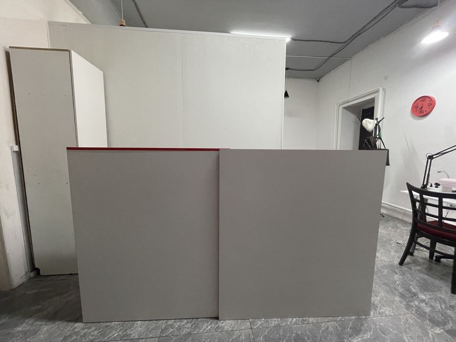 Продам рецепшн белый