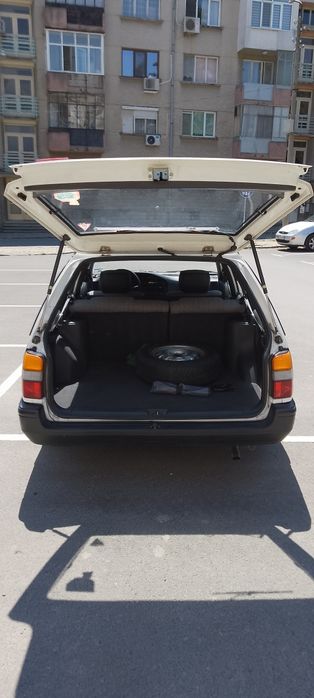 Toyota Corolla ee90 Xli 1.3i 75коня 2E-E 1990г.
двигател - 1.3i 75коня