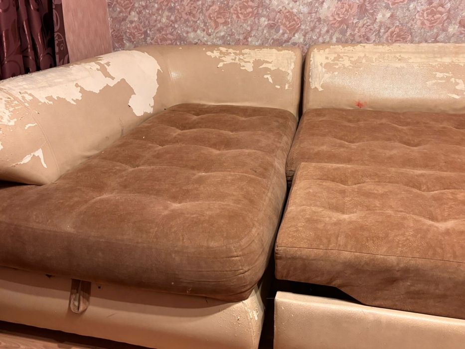 Диван с пуфиком