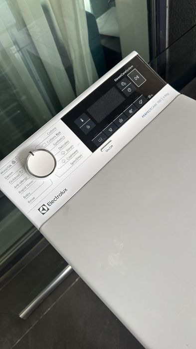 Mașina de spălat Electrolux 700.. Pentru piese