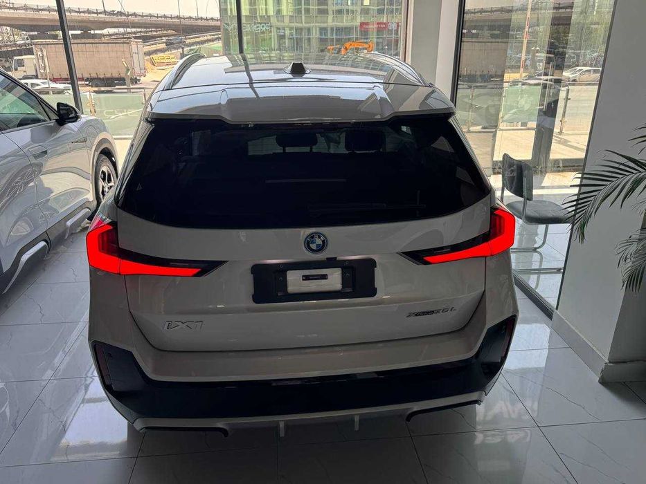 BMW IX1 sotiladi
