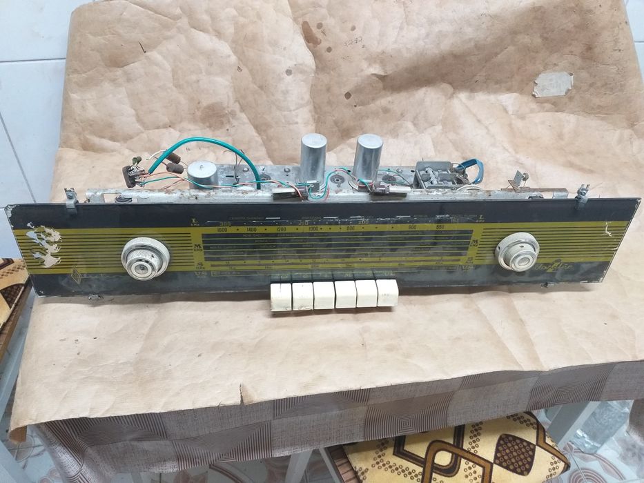 Piese de radio foarte vechi