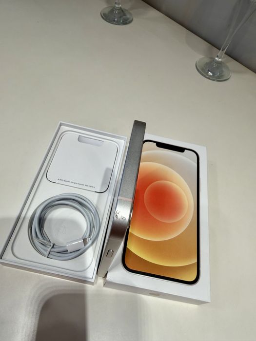 iPhone 12 белый 128 Gb 85%