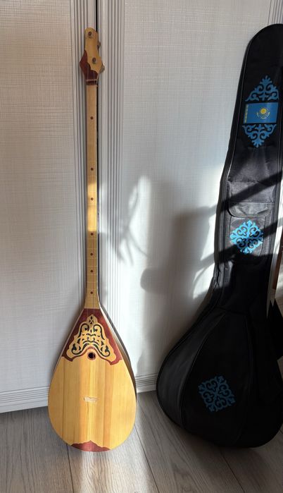 Продам домбыру новую