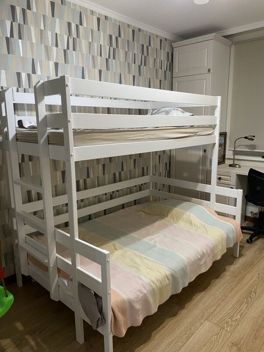 Продаю двухярусный кровать