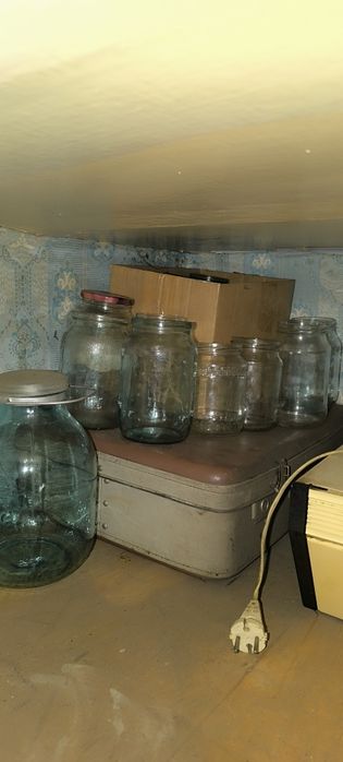 Вытяжку, банки, кастрюля