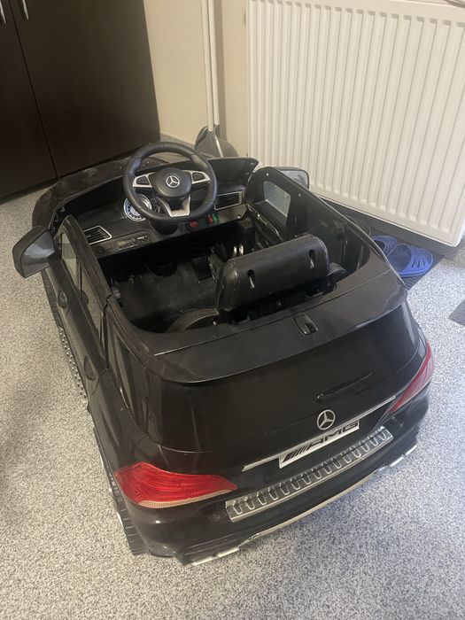 Детска акумлаторна кола