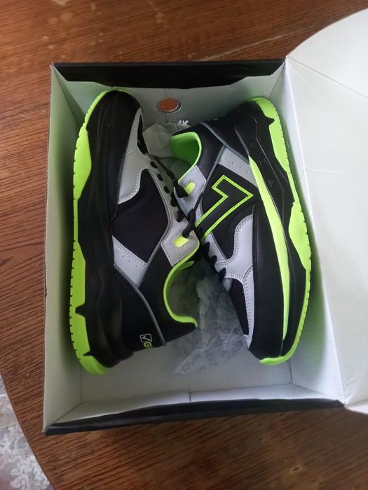 Кроссовки GIVOVA