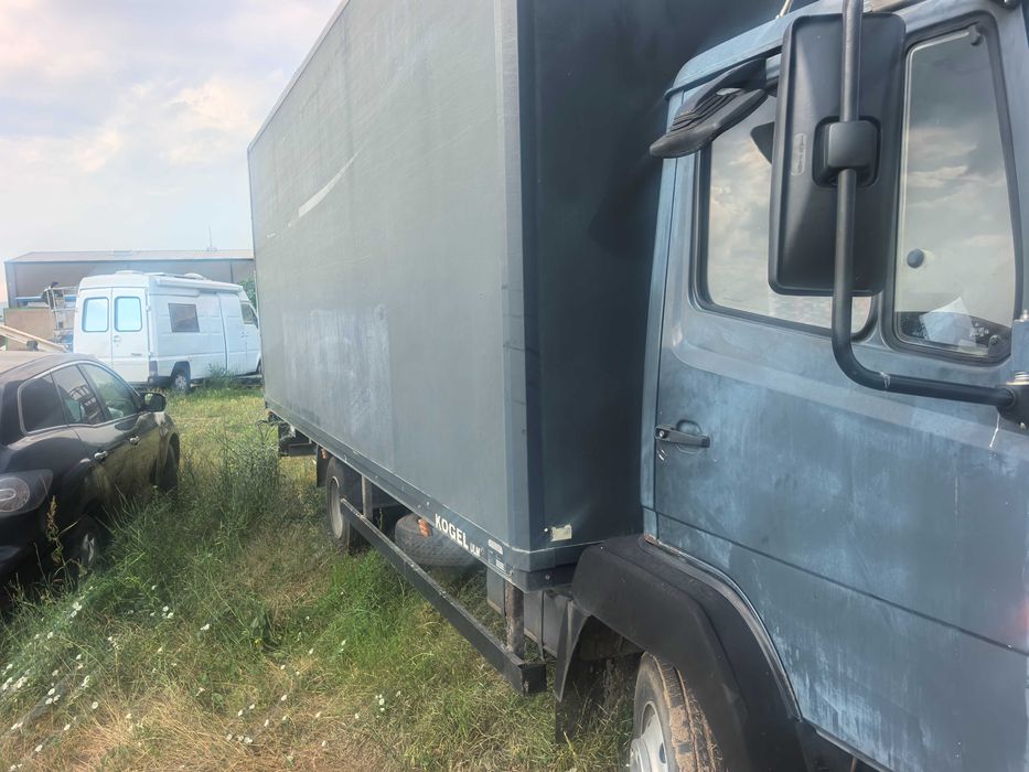 Продава се камйон мерцедес