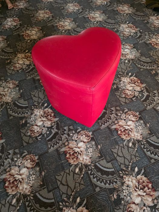 Сердце-образный Пуфик