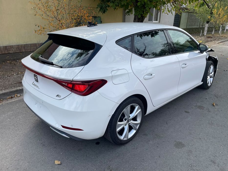SEAT Leon 2021 — imagine 3