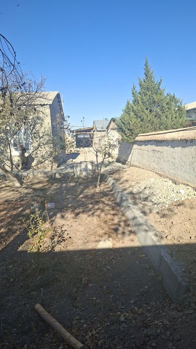 Uy sotiladi navoiy viloyati qiziltepa tumani  malikchoʻl qishlogi.