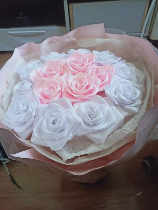 Цветы из атласных лент