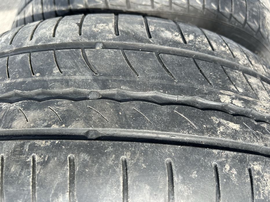 Два колеса баллона резины