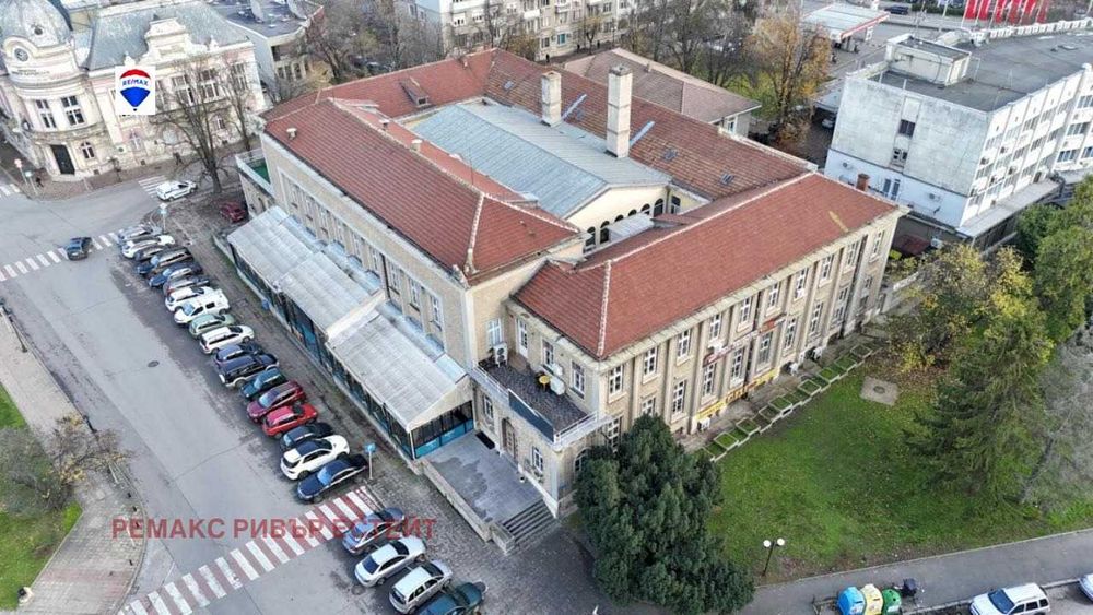 Дава се под наем Офис в Русе, Център - 1943 кв.м за 13615.47 € - Снимка #13