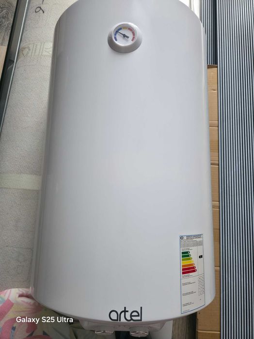Продам водонагреватель Artel.
