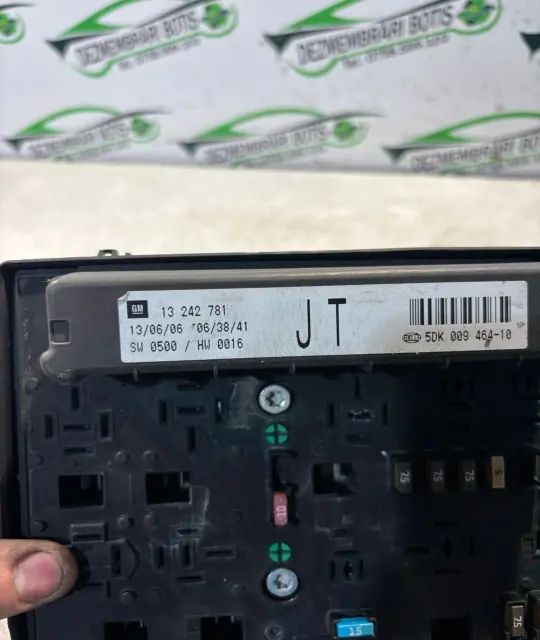Panou sigurante motor GM 13 242 781 Opel Astra 2007