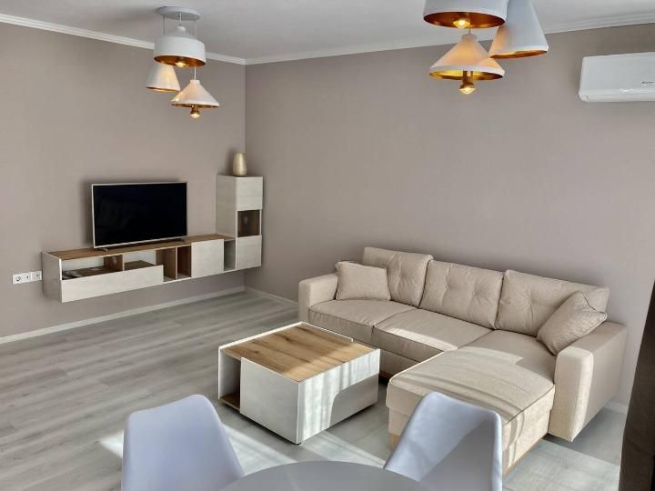 Дава се под наем Двустаен апартамент в Пловдив, Център - 61 кв.м за 484.5 € - Снимка #2