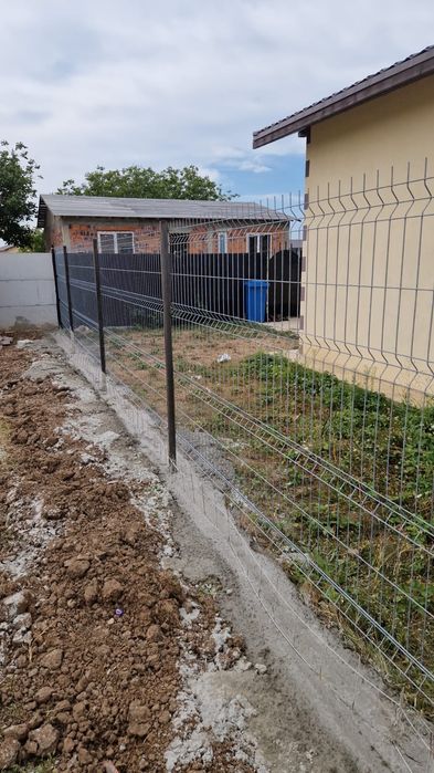 Vând garduri și porți la comanda