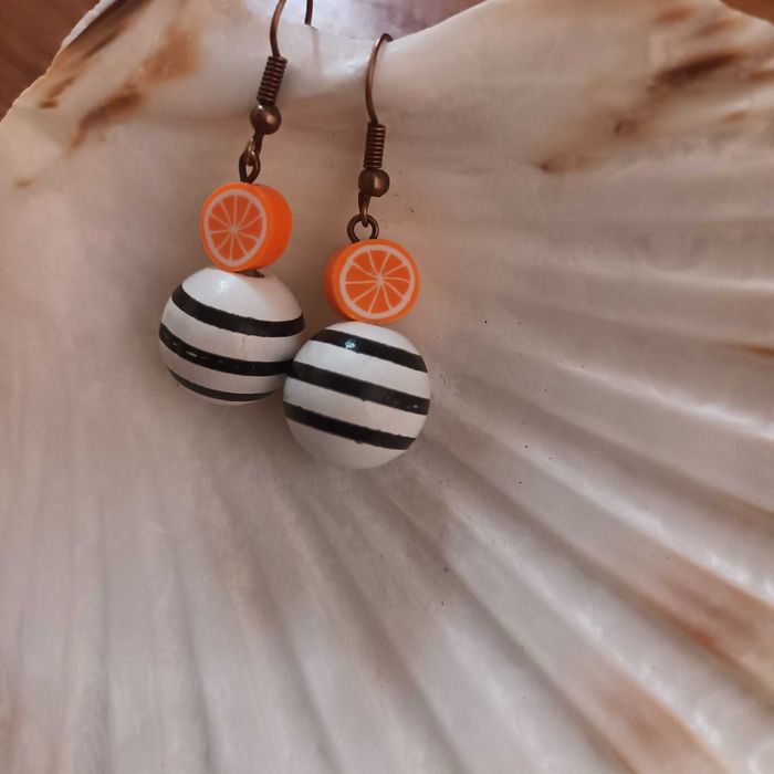 Продава симпатични обеци