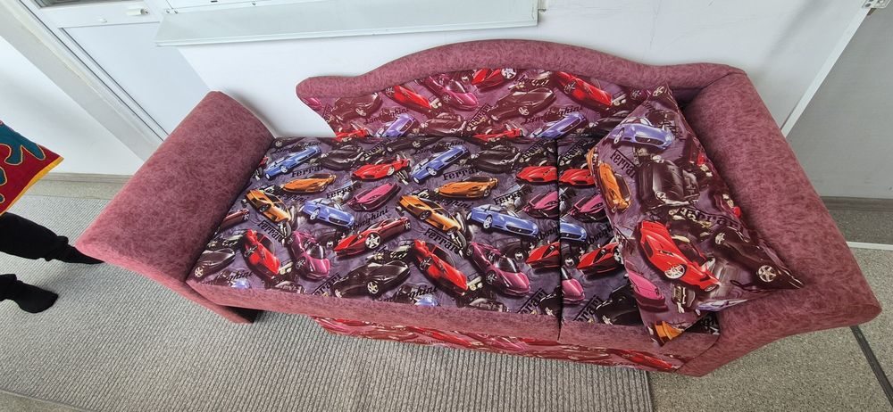 Срочно продам диван