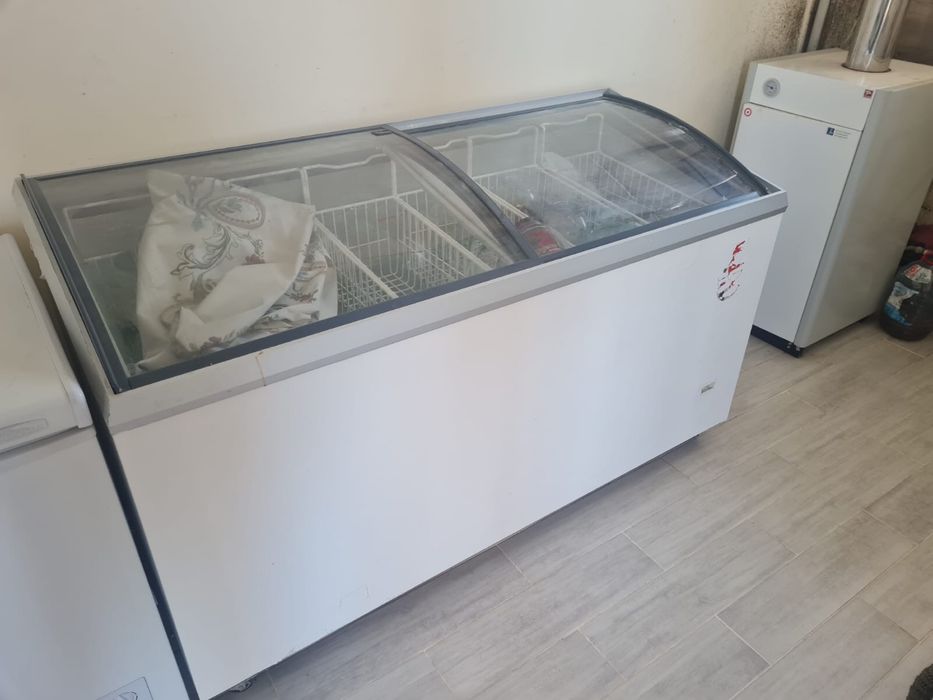 Морозильник витринный