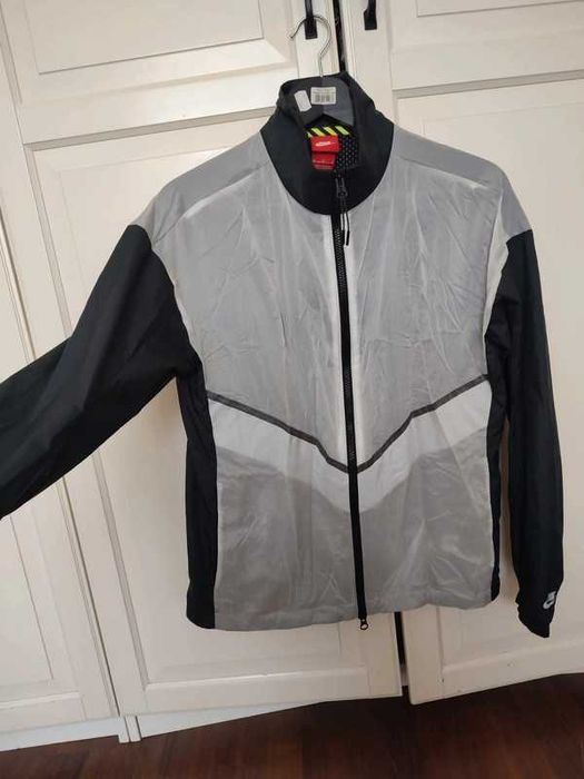 Fas / geaca de vânt Nike