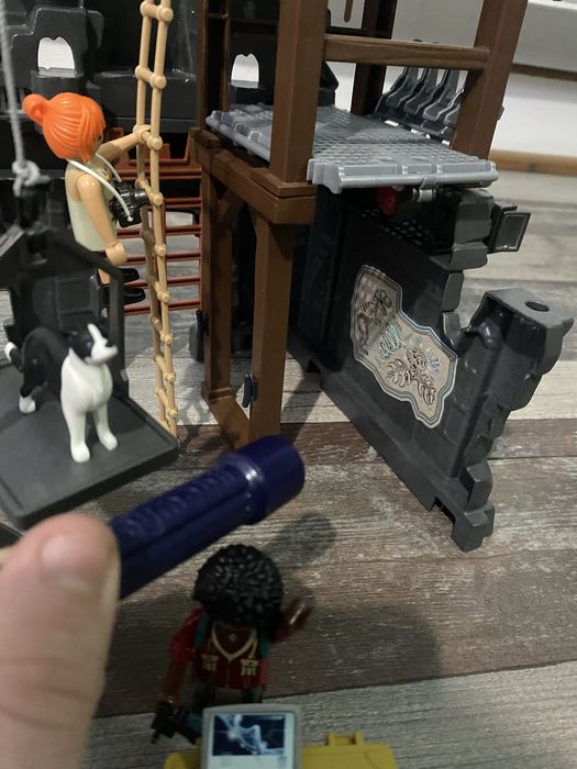 Playmobil Dino Set – bază de joacă cu accesorii