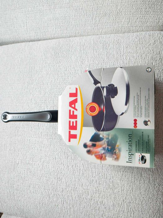 Tigaie Tefal,24 cm,cu capac,nefolosita.Nu este pt inductie.Made France
