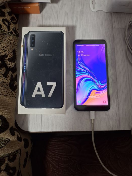 Телефон Самсунг А7 64гб