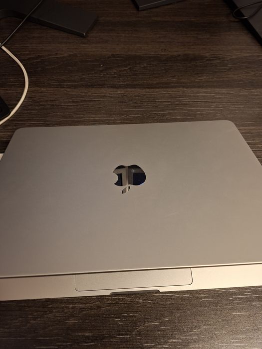 Apple MacBook Air 13 M4 16GB 512GB baterie 100%