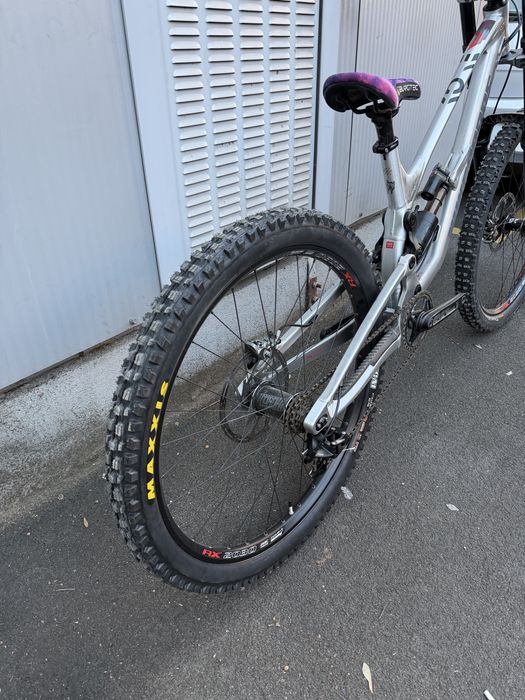 Nukeproof Dissent 297 Mulet 2023 custom